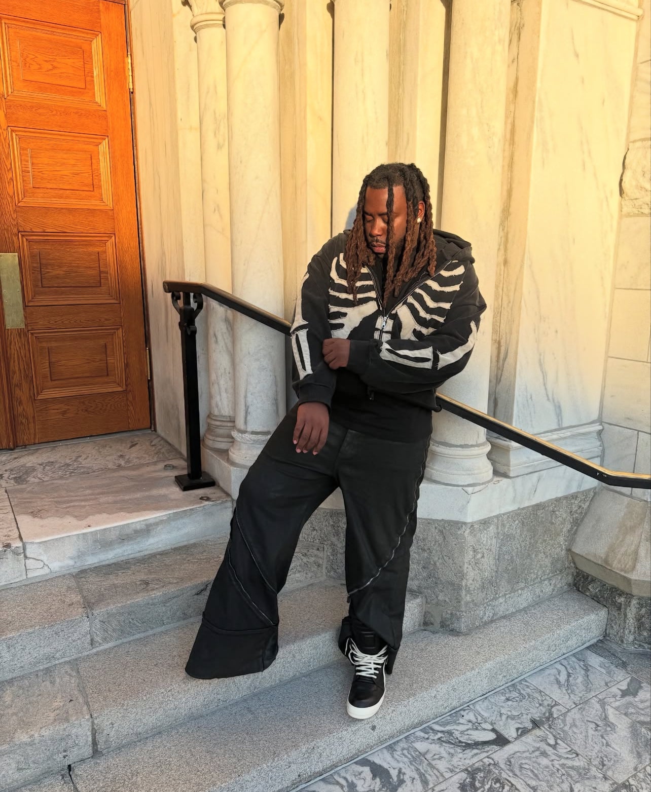 BONES ZIP-UP HOODIE